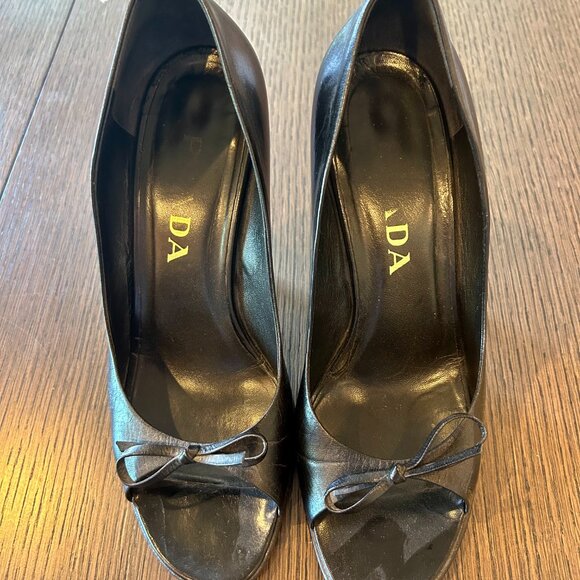 PRADA Black Leather Heels with Bow - Size 38 - Picture 3 of 7
